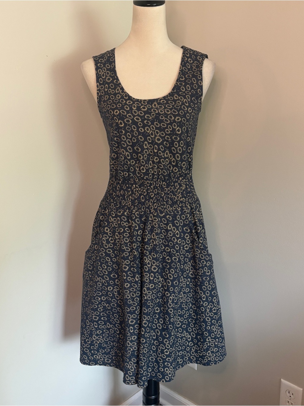 Bridge & Burn Sleeveless Navy Sunflower Tank Dress with Pockets size XS